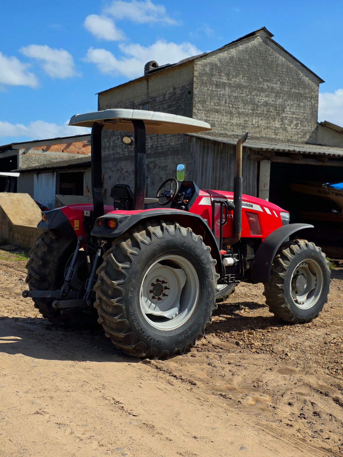 Massey Ferguson 4707 - 3